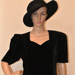 Vintage Black Velvet/Taffeta Formal Dress US L